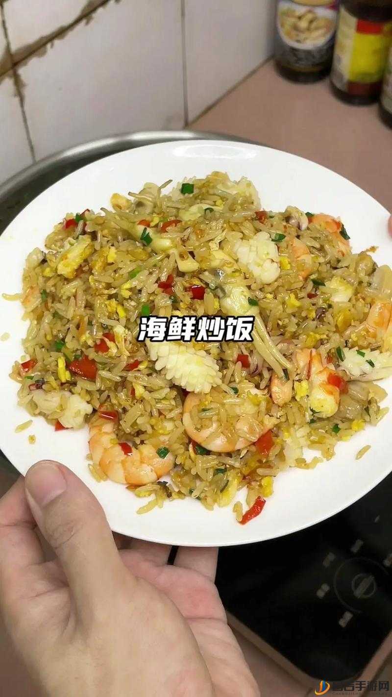 揭秘老爹大排档招牌海鲜炒饭的制作秘诀与步骤详解